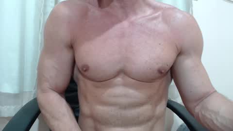 saradorj92 online show from 10.26.25