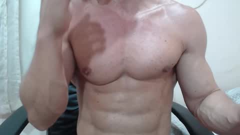 saradorj92 online show from 12.20.25