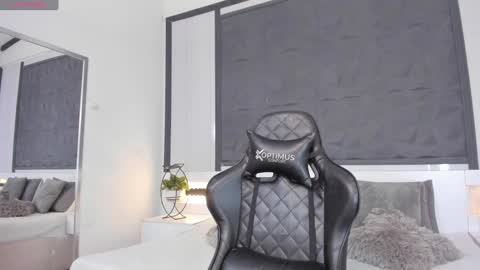  Sara Gomez  online show from 01.27.25