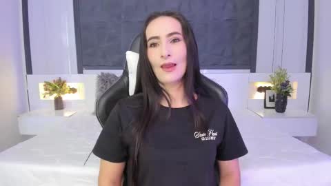  Sara Gomez  online show from 10.02.25