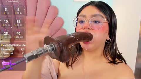 Snapshot of sarah_gold_1 chatting on 03.09.25 Sarah online show from 03.09.25