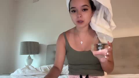 Sarah Heart Aus online show from 01.12.25