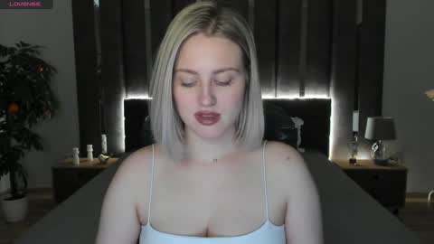 Snapshot of sarah_soul chatting on 12.13.24 Sarah online show from 12.13.24