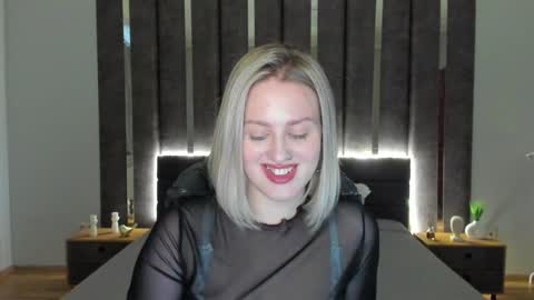 Snapshot of sarah_soul chatting on 01.09.25 Sarah online show from 01.09.25