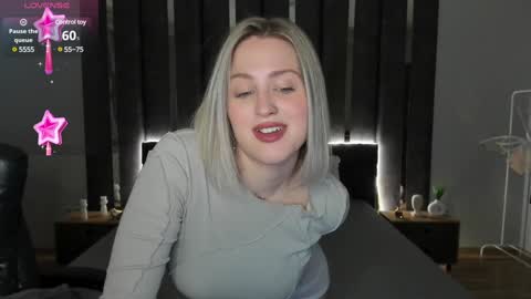 Snapshot of sarah_soul chatting on 01.24.25 Sarah online show from 01.24.25