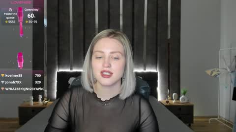 Snapshot of sarah_soul chatting on 01.26.25 Sarah online show from 01.26.25