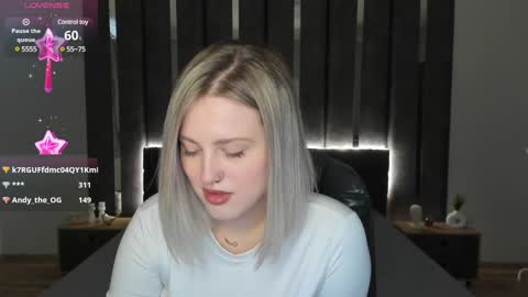 Snapshot of sarah_soul chatting on 02.01.25 Sarah online show from 02.01.25