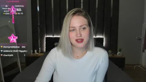 Snapshot of sarah_soul chatting on 02.04.25 Sarah online show from 02.04.25