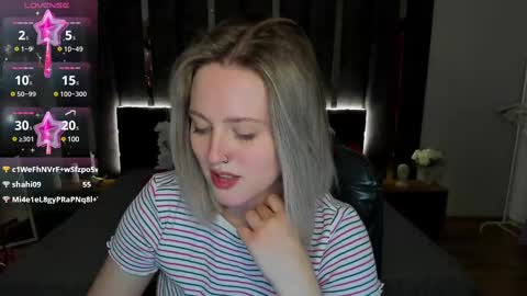 Snapshot of sarah_soul chatting on 02.26.25 Sarah online show from 02.26.25