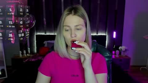 Snapshot of sarah_soul chatting on 03.02.25 Sarah online show from 03.02.25