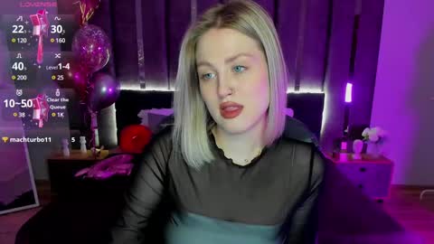Snapshot of sarah_soul chatting on 03.05.25 Sarah online show from 03.05.25