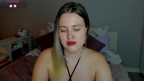 Snapshot of sarah_soul chatting on 10.13.25 Sarah online show from 10.13.25