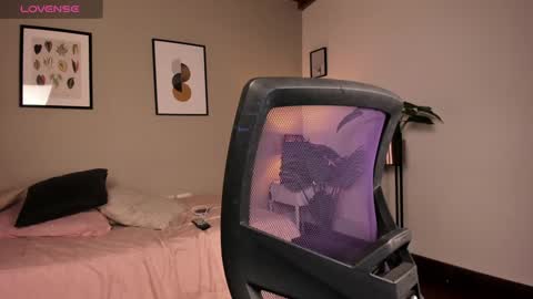   online show from 12.04.24