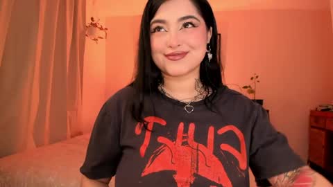 Snapshot of sarah_volkov chatting on 04.23.26 online show from 04.23.26