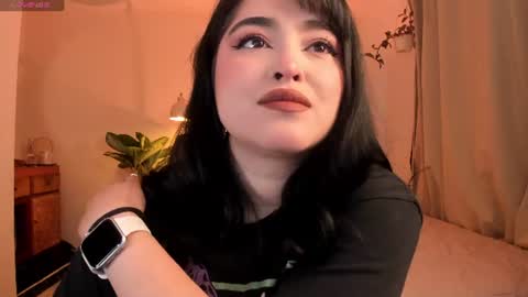 Snapshot of sarah_volkov chatting on 06.19.26 online show from 06.19.26