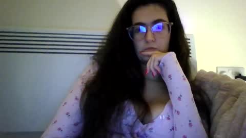 Sarah online show from 12.03.25