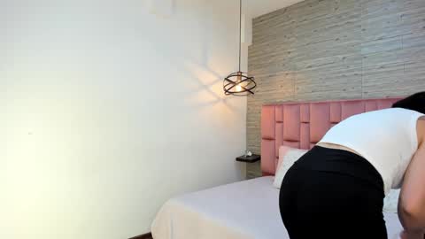 Sarah Deyvis online show from 01.18.25