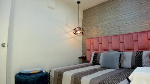 Sarah Deyvis online show from 02.19.25