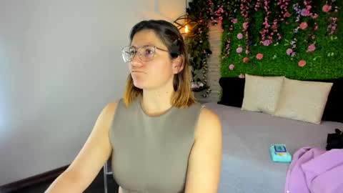 Sarah Deyvis online show from 11.24.25