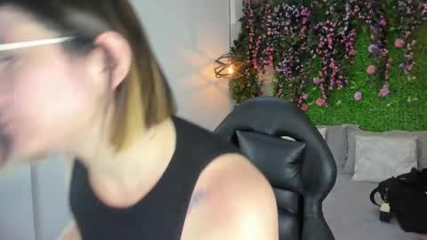 Sarah Deyvis online show from 01.14.26