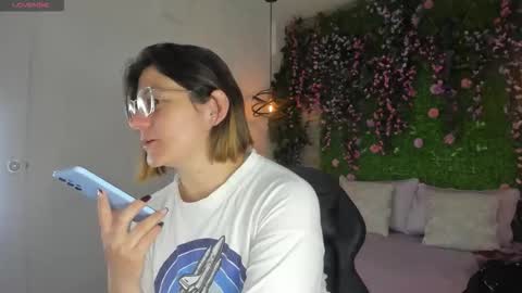 Snapshot of sarahdeyvis chatting on 01.19.26 Sarah Deyvis online show from 01.19.26