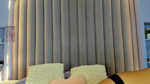 Snapshot of sarahevans__ chatting on 02.17.25 Sarah Evans online show from 02.17.25