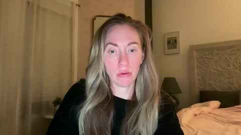 Snapshot of sarahgiroux86 chatting on 04.14.26 Sarah online show from 04.14.26