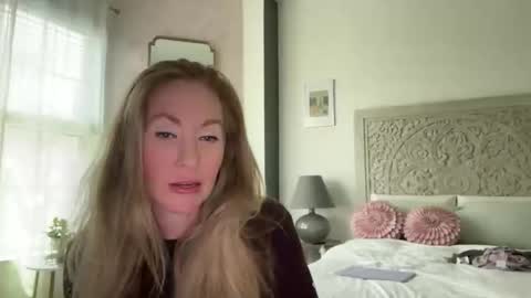 Snapshot of sarahgiroux86 chatting on 04.30.26 Sarah online show from 04.30.26