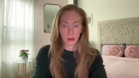 Snapshot of sarahgiroux86 chatting on 08.04.26 Sarah online show from 08.04.26