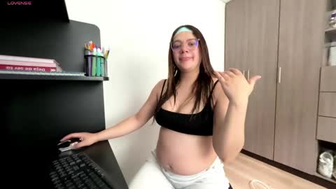 Snapshot of sarahhh_0 chatting on 05.27.26 Sarahhh 0 online show from 05.27.26