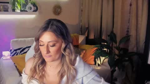 Divine Sarah NONUDE model online show from 05.11.26