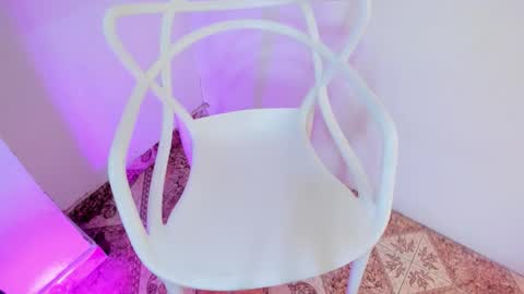 Sarahnovoa  online show from 11.16.25