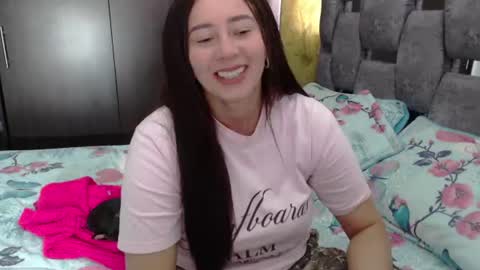 Snapshot of sarahott_1 chatting on 07.08.26 Lia online show from 07.08.26