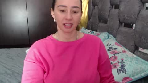 Snapshot of sarahott_1 chatting on 07.16.26 Lia online show from 07.16.26