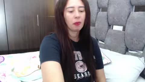 Snapshot of sarahott_1 chatting on 08.04.26 Lia online show from 08.04.26