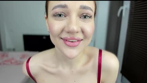 sarahphyllis online show from 02.17.25