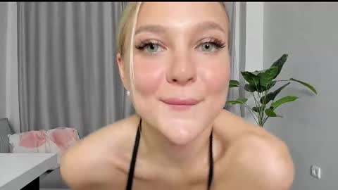 sarahphyllis online show from 09.23.25