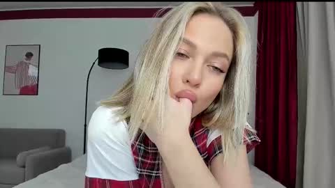 sarahphyllis online show from 10.02.25