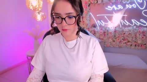 Snapshot of sarahrhodes_ chatting on 01.06.26 Sarah Rhodes online show from 01.06.26