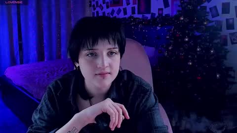 Snapshot of sarahshelby chatting on 12.18.25 Sarah online show from 12.18.25