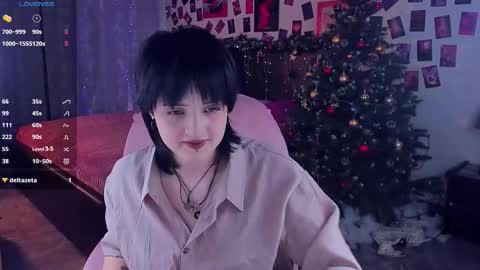 Snapshot of sarahshelby chatting on 12.19.25 Sarah online show from 12.19.25