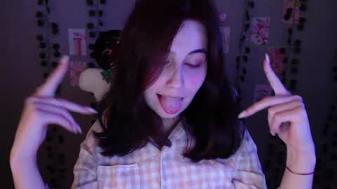 Snapshot of sarakinski chatting on 01.20.25 Sara online show from 01.20.25