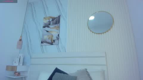 Sara Lewis online show from 03.12.26