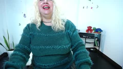 Saraloves online show from 12.24.24