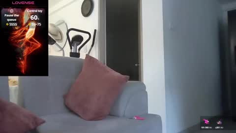 Snapshot of saramartinez100 chatting on 01.27.25 sara martinez online show from 01.27.25