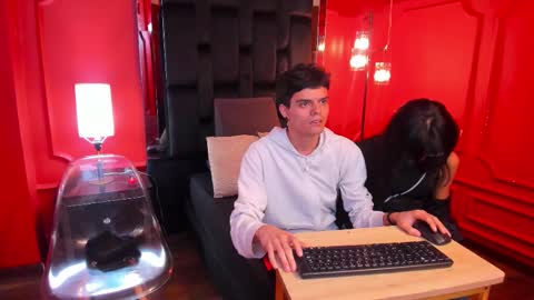 Snapshot of saranaomy_ chatting on 10.28.25 Sara and Edward online show from 10.28.25