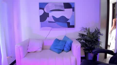 I am Sara  online show from 01.21.25