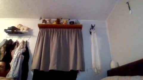 Snapshot of sarapatches chatting on 10.15.25 sarapatches online show from 10.15.25