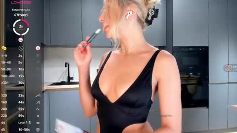 Snapshot of sarashineee chatting on 06.24.26 Sara online show from 06.24.26