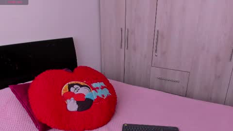 Snapshot of sarasweet_4 chatting on 06.10.26 Sara online show from 06.10.26